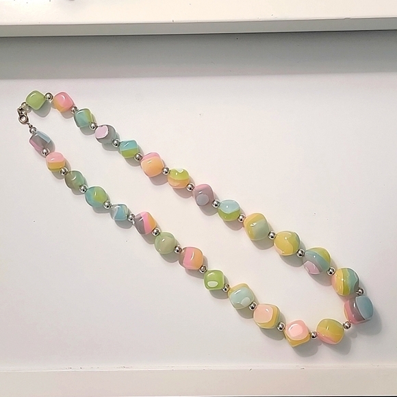 Jewelry - Pastel multi colored beaded necklace